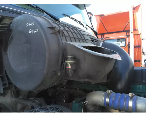 VOLVO VNL AIR CLEANER