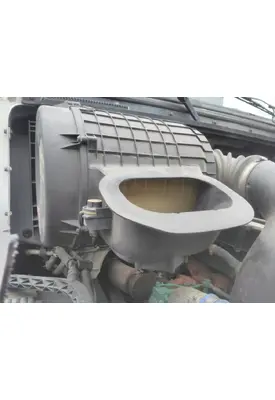 VOLVO VNL AIR CLEANER