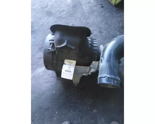 VOLVO VNL AIR CLEANER