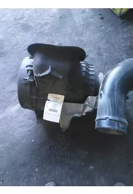 VOLVO VNL AIR CLEANER
