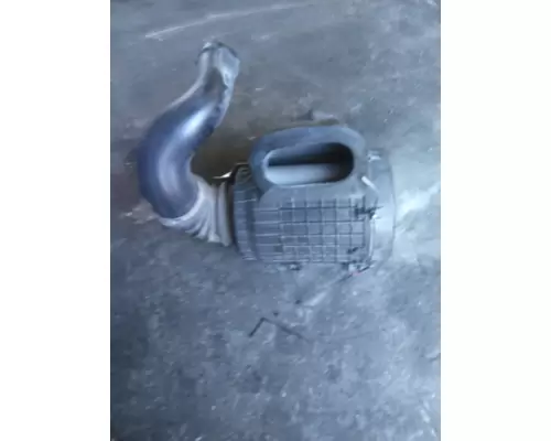 VOLVO VNL AIR CLEANER