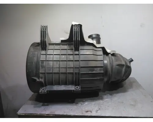 VOLVO VNL AIR CLEANER