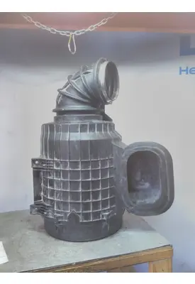 VOLVO VNL AIR CLEANER