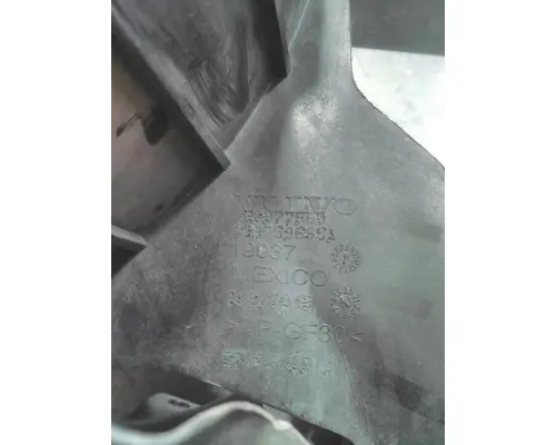 VOLVO VNL AIR CLEANER