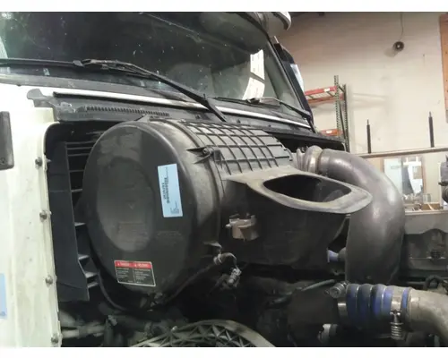 VOLVO VNL AIR CLEANER