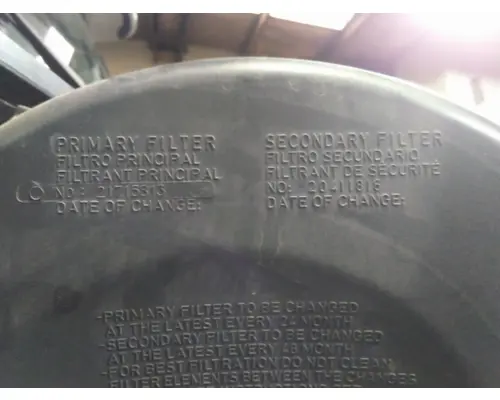 VOLVO VNL AIR CLEANER