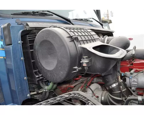 VOLVO VNL AIR CLEANER