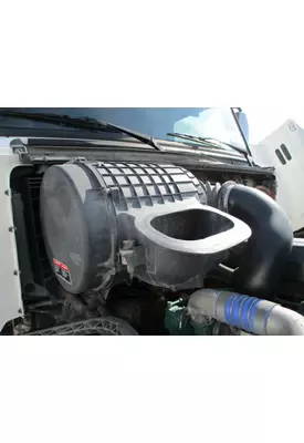 VOLVO VNL AIR CLEANER