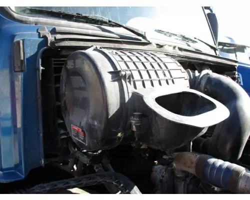 VOLVO VNL AIR CLEANER