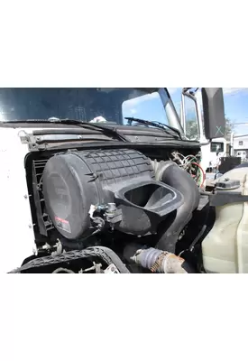VOLVO VNL AIR CLEANER