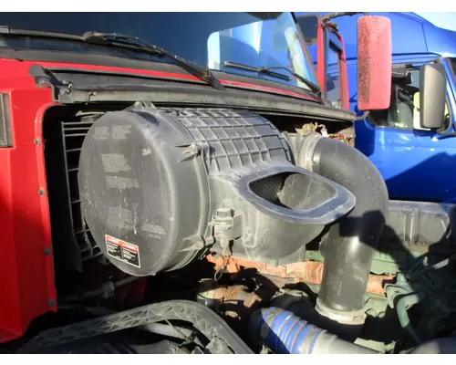 VOLVO VNL AIR CLEANER