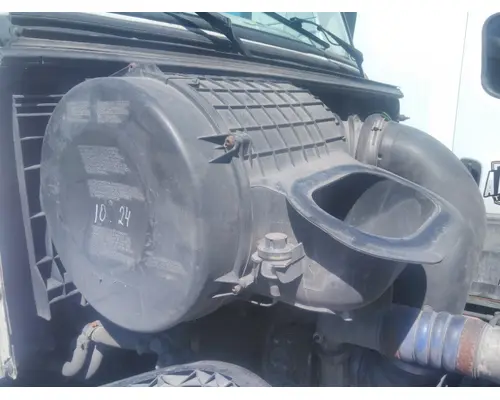 VOLVO VNL AIR CLEANER