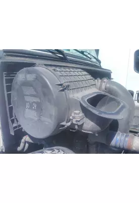 VOLVO VNL AIR CLEANER
