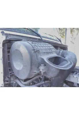 VOLVO VNL AIR CLEANER