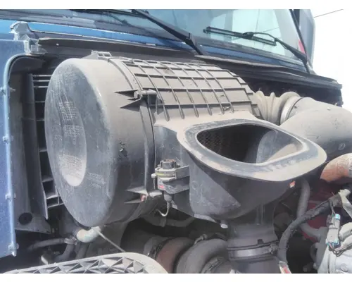 VOLVO VNL AIR CLEANER