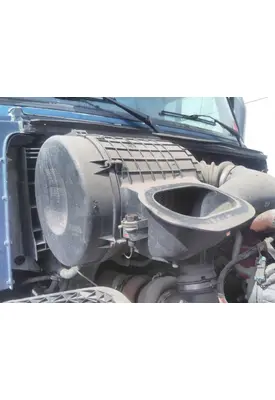 VOLVO VNL AIR CLEANER