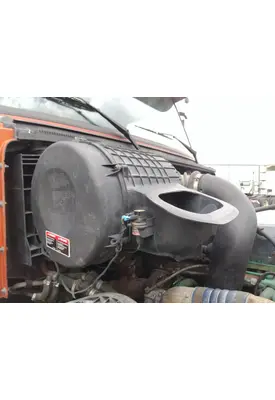 VOLVO VNL AIR CLEANER