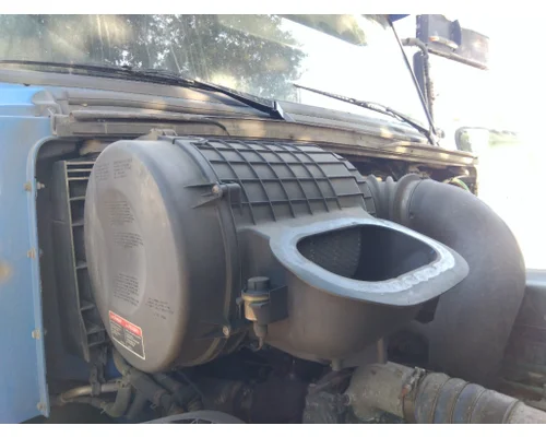VOLVO VNL AIR CLEANER