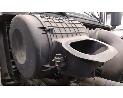 VOLVO VNL AIR CLEANER