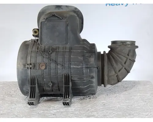 VOLVO VNL AIR CLEANER