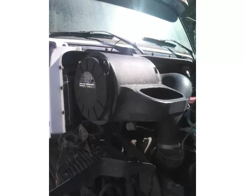 VOLVO VNL AIR CLEANER