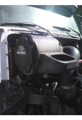 VOLVO VNL AIR CLEANER