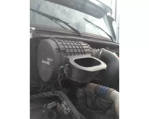 VOLVO VNL AIR CLEANER