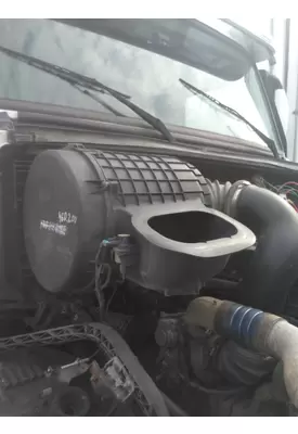 VOLVO VNL AIR CLEANER