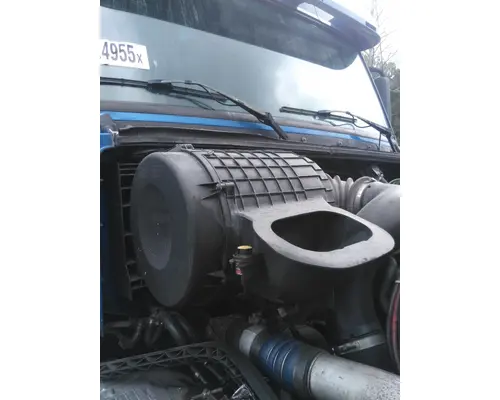 VOLVO VNL AIR CLEANER