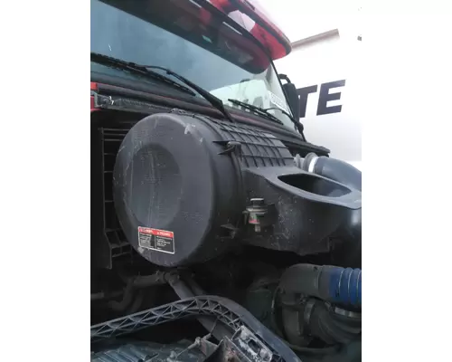 VOLVO VNL AIR CLEANER