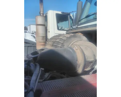 VOLVO VNL AIR CLEANER