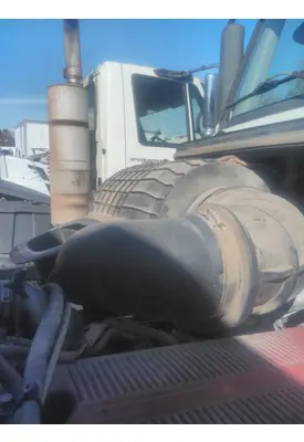 VOLVO VNL AIR CLEANER