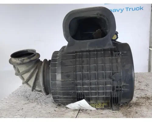 VOLVO VNL AIR CLEANER