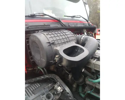 VOLVO VNL AIR CLEANER