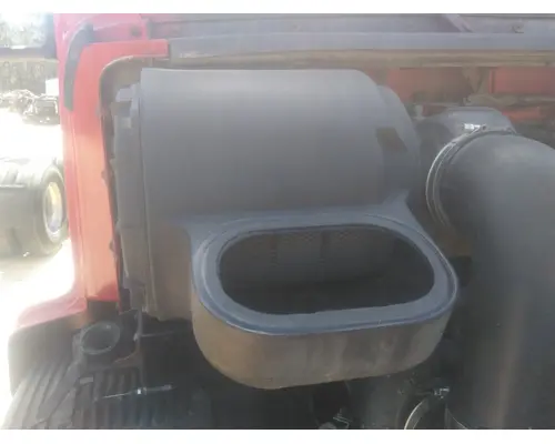 VOLVO VNL AIR CLEANER