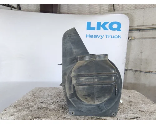 VOLVO VNL AIR CLEANER