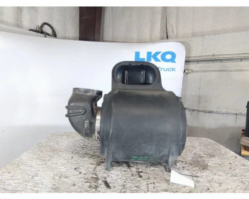 VOLVO VNL AIR CLEANER