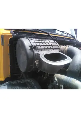VOLVO VNL AIR CLEANER