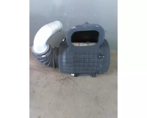 VOLVO VNL AIR CLEANER