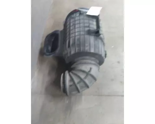 VOLVO VNL AIR CLEANER