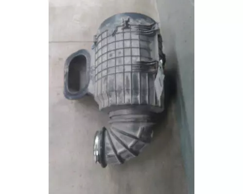 VOLVO VNL AIR CLEANER