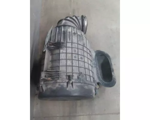 VOLVO VNL AIR CLEANER
