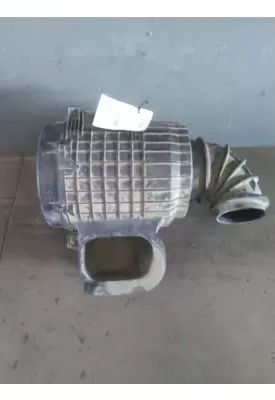VOLVO VNL AIR CLEANER