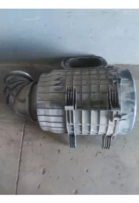 VOLVO VNL AIR CLEANER