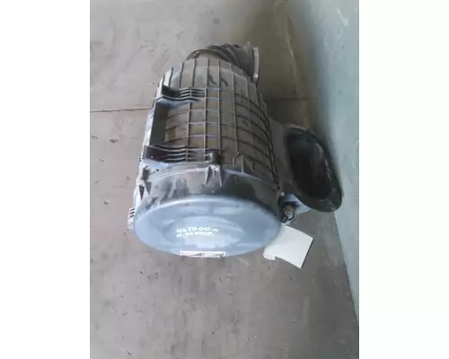 VOLVO VNL AIR CLEANER