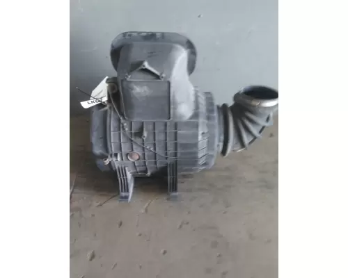 VOLVO VNL AIR CLEANER
