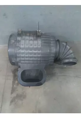 VOLVO VNL AIR CLEANER