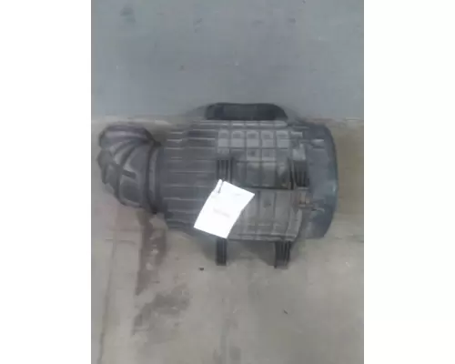 VOLVO VNL AIR CLEANER