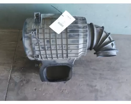 VOLVO VNL AIR CLEANER