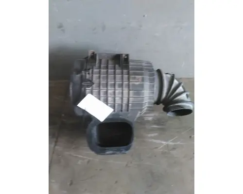 VOLVO VNL AIR CLEANER